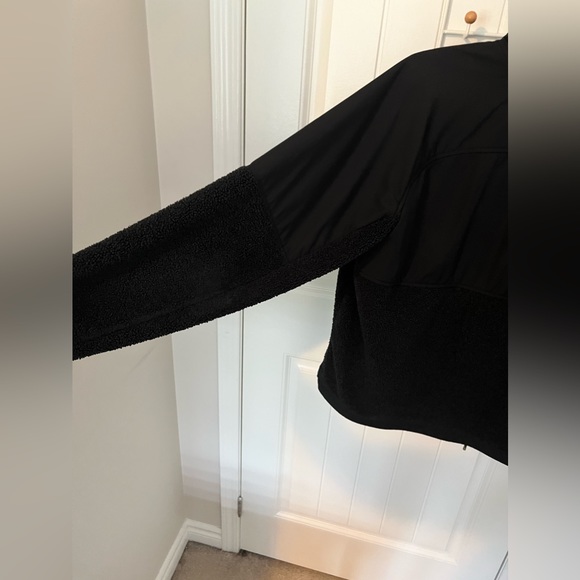 Under Armour Men’s Sherpa Windbreaker | Size: Large | Colour: Black - Picture 5 of 6